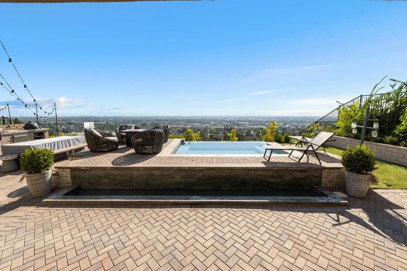 A7300647-Large-1-1920w